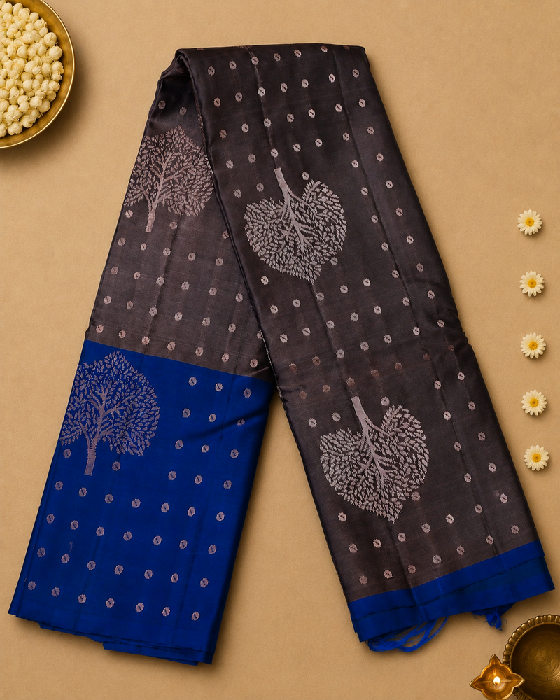 Aranyani – Grey Venkatagiri Pure Silk Saree with Royal Blue Pallu