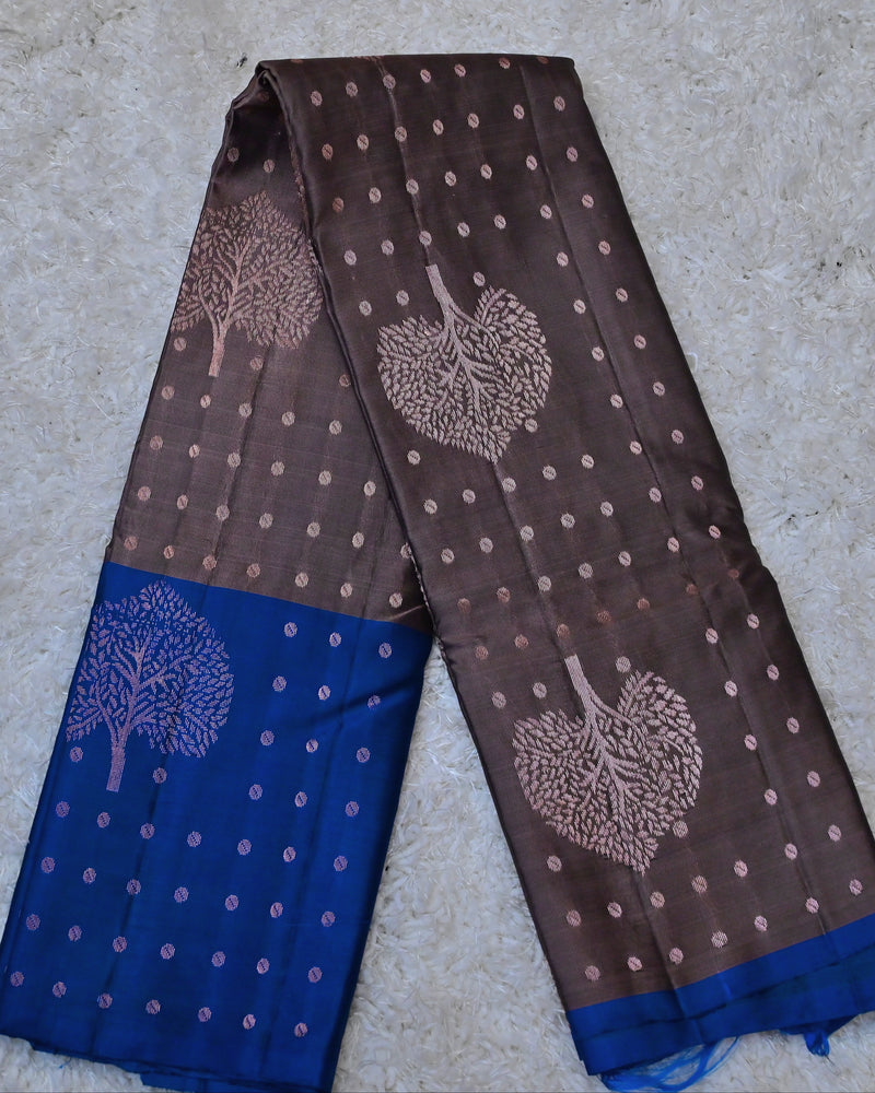 Aranyani – Grey Venkatagiri Pure Silk Saree with Royal Blue Pallu