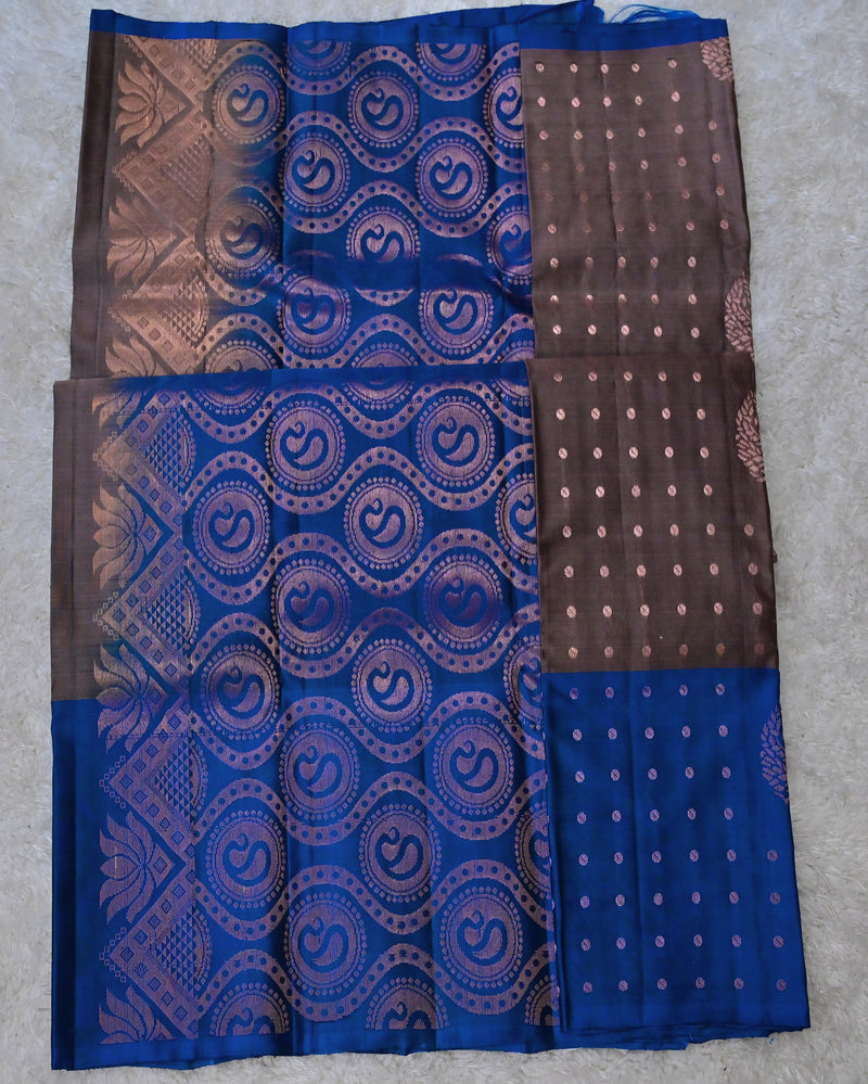 Aranyani – Grey Venkatagiri Pure Silk Saree with Royal Blue Pallu