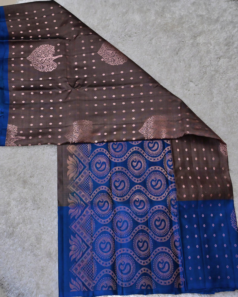 Aranyani – Grey Venkatagiri Pure Silk Saree with Royal Blue Pallu