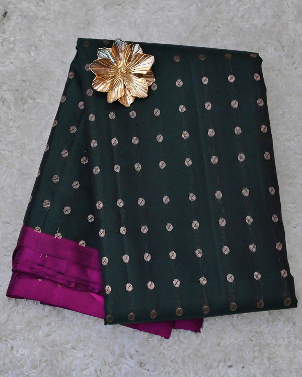 Madhurika – Bottle Green Venkatagiri Pure Silk Saree with Magenta Pallu