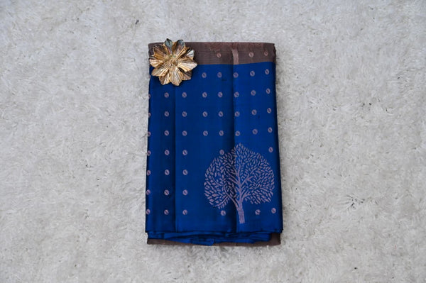 Borderless Venkatagiri Silk Saree – Deep Grey with Royal Blue Pallu