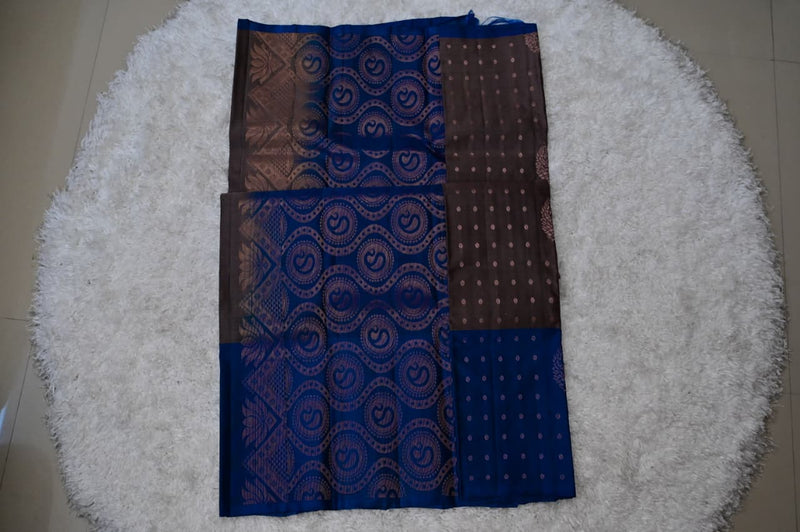 Borderless Venkatagiri Silk Saree – Deep Grey with Royal Blue Pallu