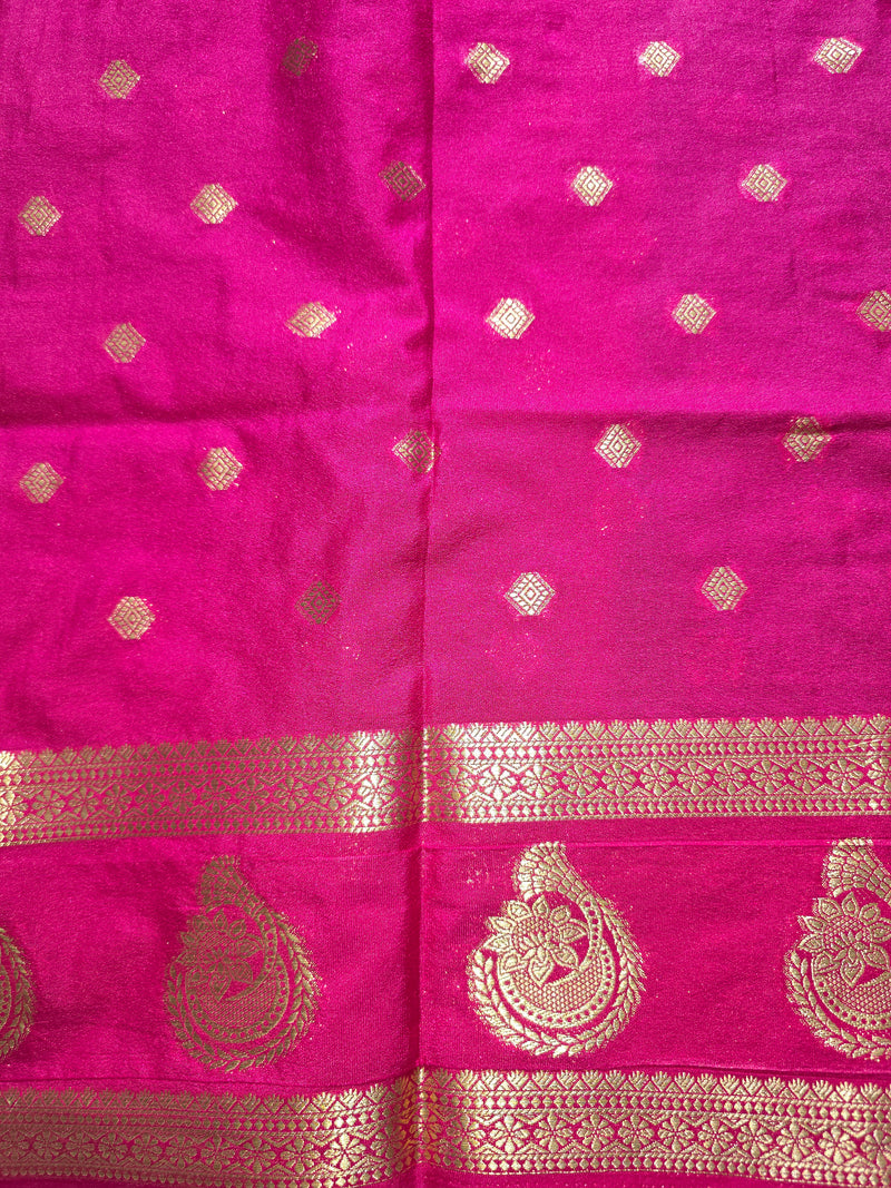 Vintage Style Crepe Saree with Contrast Border