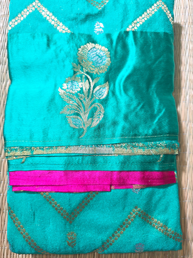 Crepe Saree with Contrast Blouse , Rich Pallu and Satin Border
