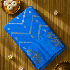 Crepe Saree with Contrast Blouse , Rich Pallu and Satin Border